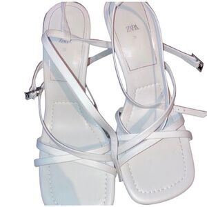 ✨Zara strappy sandal heels✨